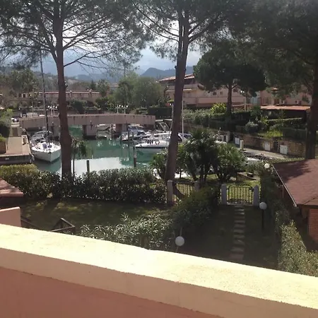 Hotel apartamentowy Baia Dei Delfini Furnari