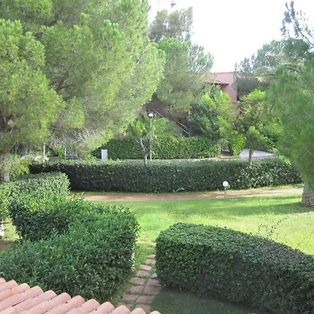 Hotel apartamentowy Baia Dei Delfini 3*
