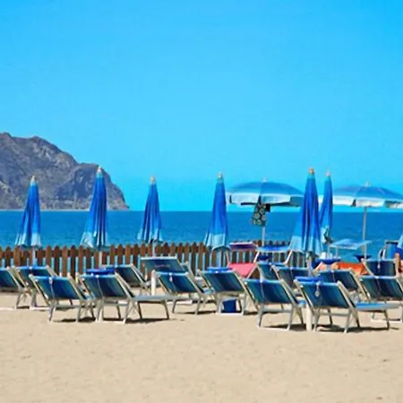 Aparthotel Baia Dei Delfini 3*