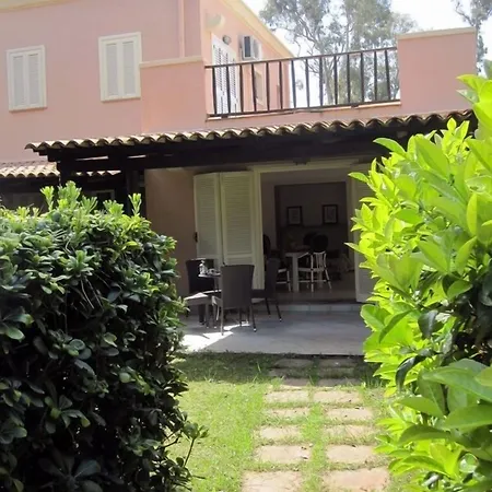 Aparthotel Baia Dei Delfini