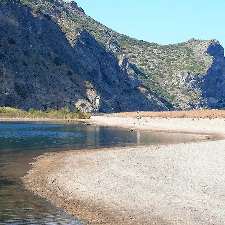 Baia Dei Delfini Aparthotel Furnari