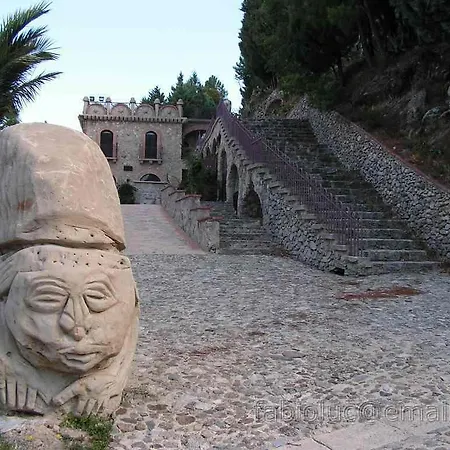 Baia Dei Delfini 3*