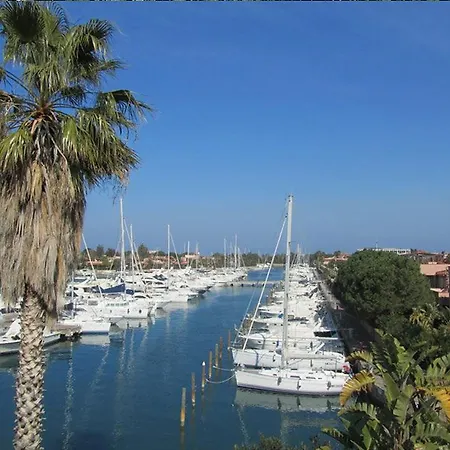 Baia Dei Delfini Aparthotel