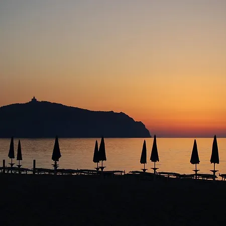 Baia Dei Delfini Aparthotel Furnari