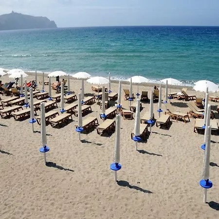 Baia Dei Delfini 3*
