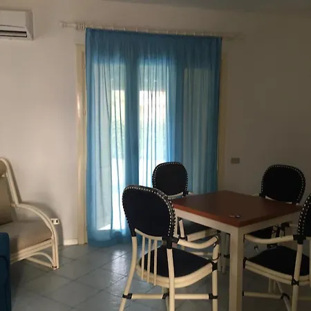 Baia Dei Delfini Lägenhetshotell 3*